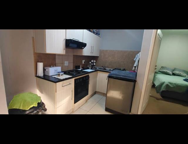 1 BEDROOM PROPERTY TO RENT IN DIE BULT